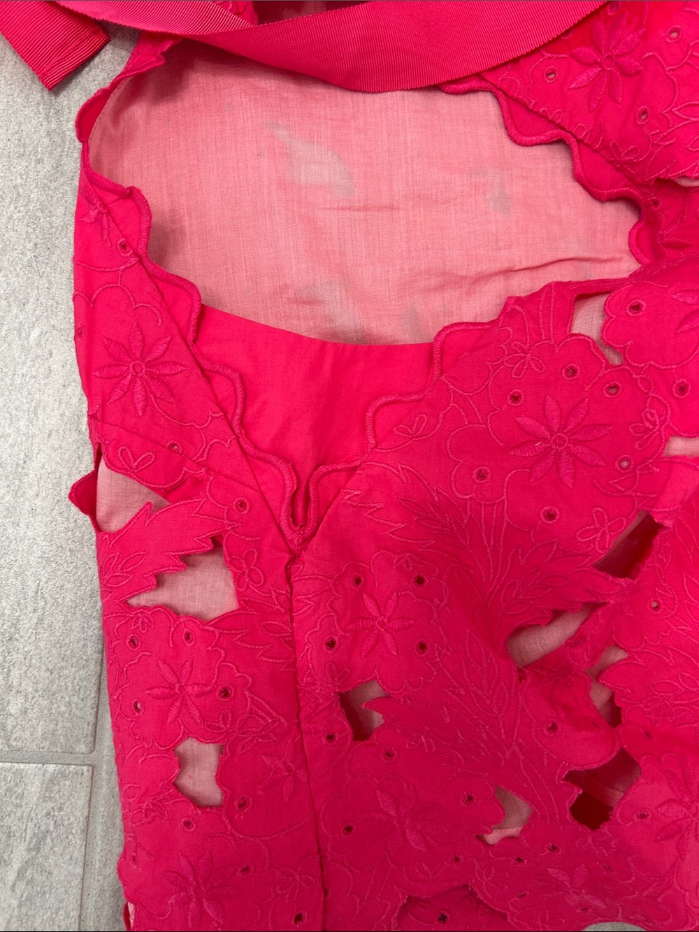 Anthropologie Hot Pink Floral Cutout Top size Medium. With a bow in the back. - Picture 5 of 7